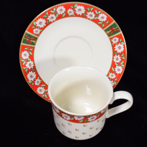 CHARLTON HALL KOBE CLASSIC TRADITIONS JAPAN Mug Cup and Saucer Christmas Set - Picture 3 of 10